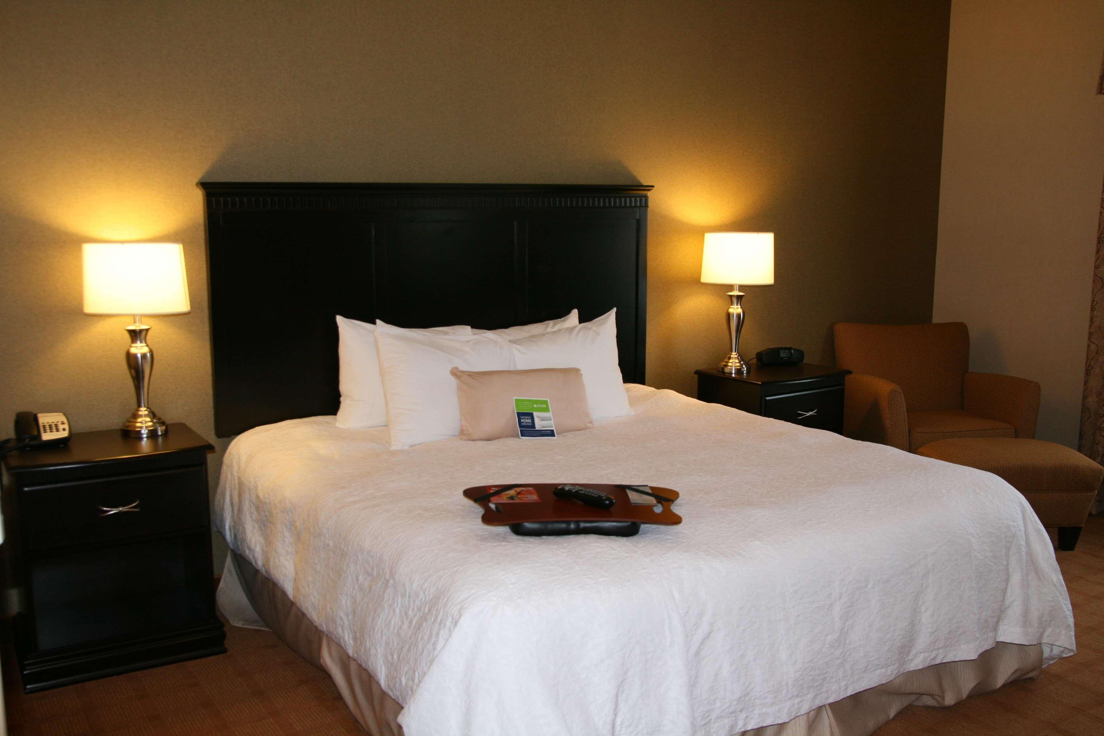 Hampton Inn & Suites Chicago/סנט צ'ארלס מראה חיצוני תמונה