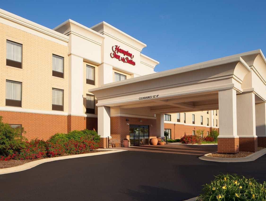 Hampton Inn & Suites Chicago/סנט צ'ארלס מראה חיצוני תמונה