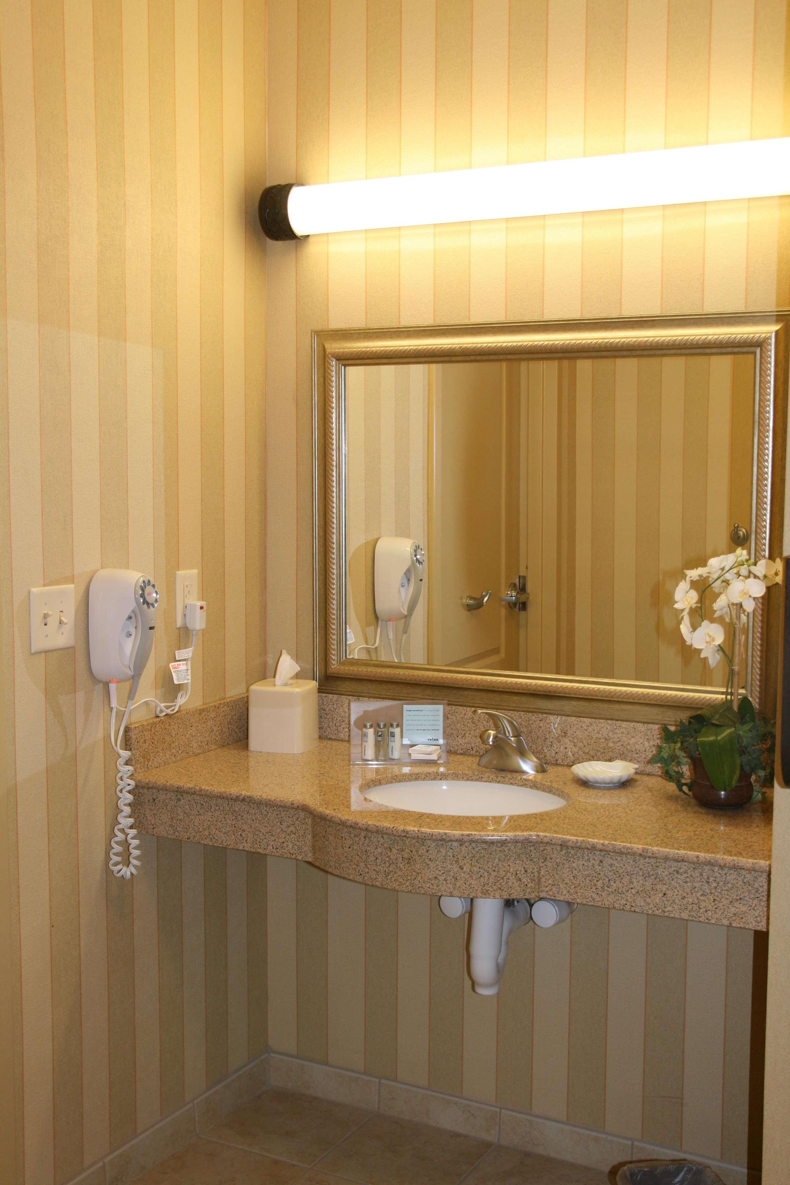 Hampton Inn & Suites Chicago/סנט צ'ארלס מראה חיצוני תמונה