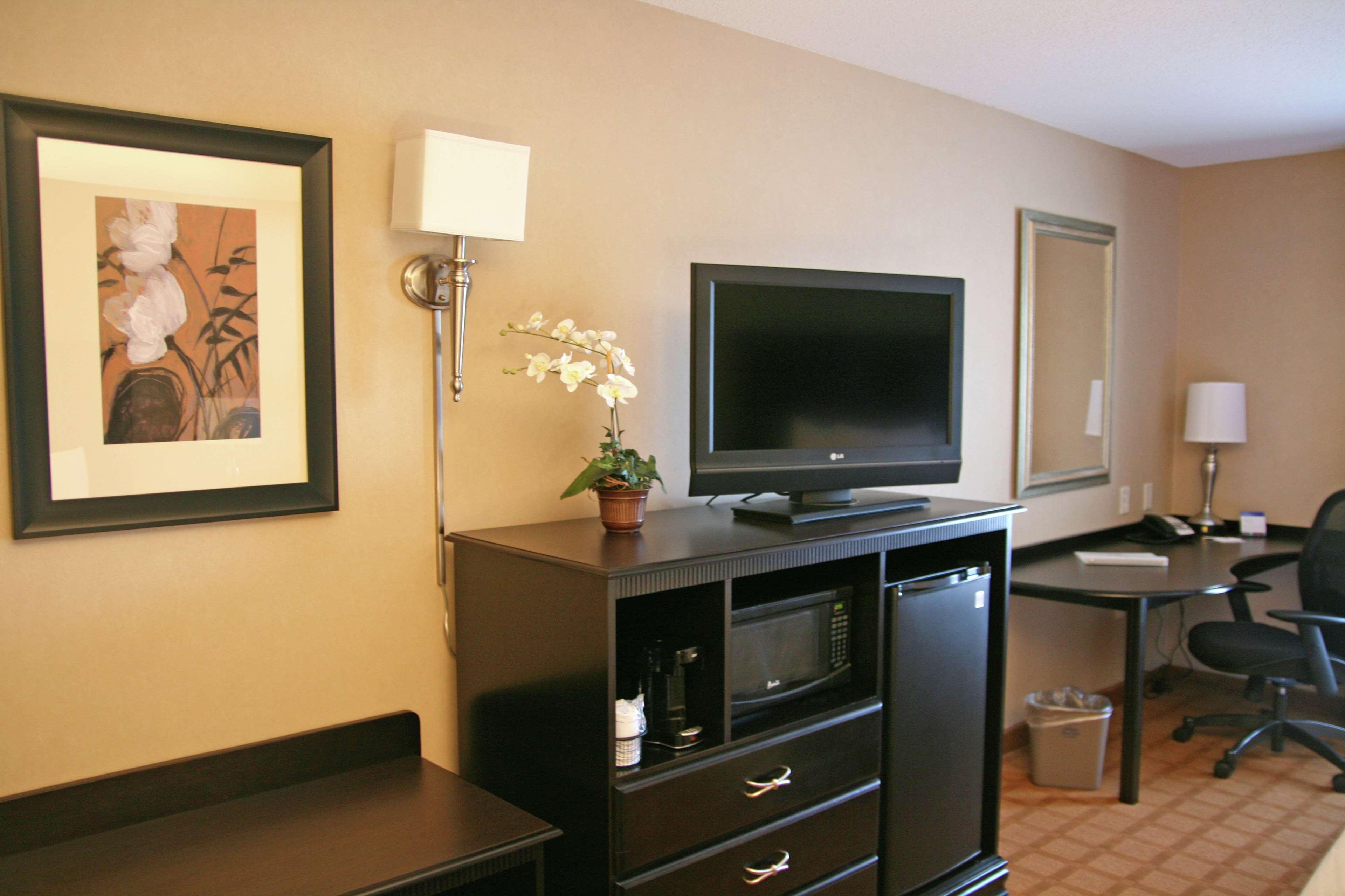Hampton Inn & Suites Chicago/סנט צ'ארלס מראה חיצוני תמונה
