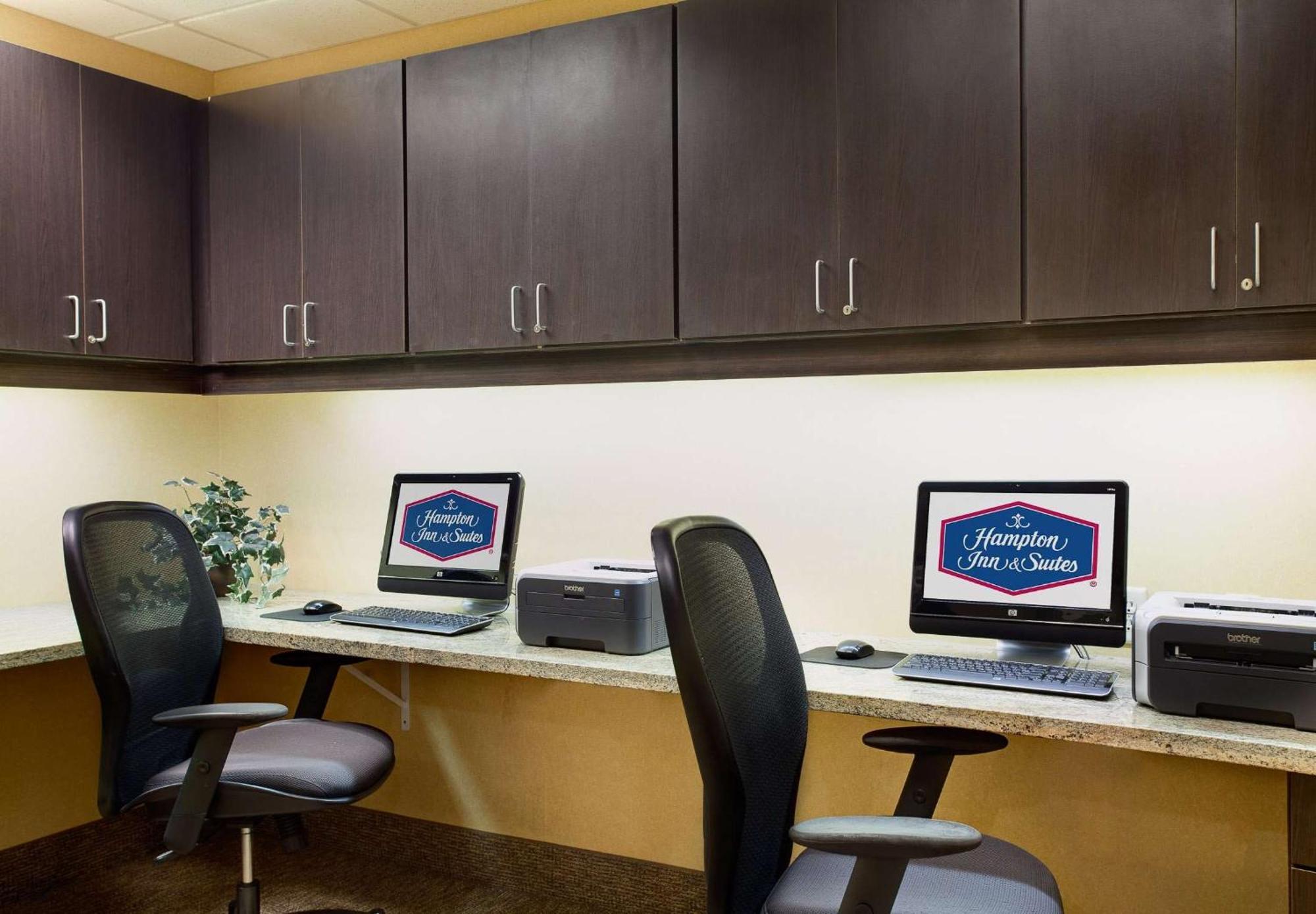 Hampton Inn & Suites Chicago/סנט צ'ארלס מראה חיצוני תמונה