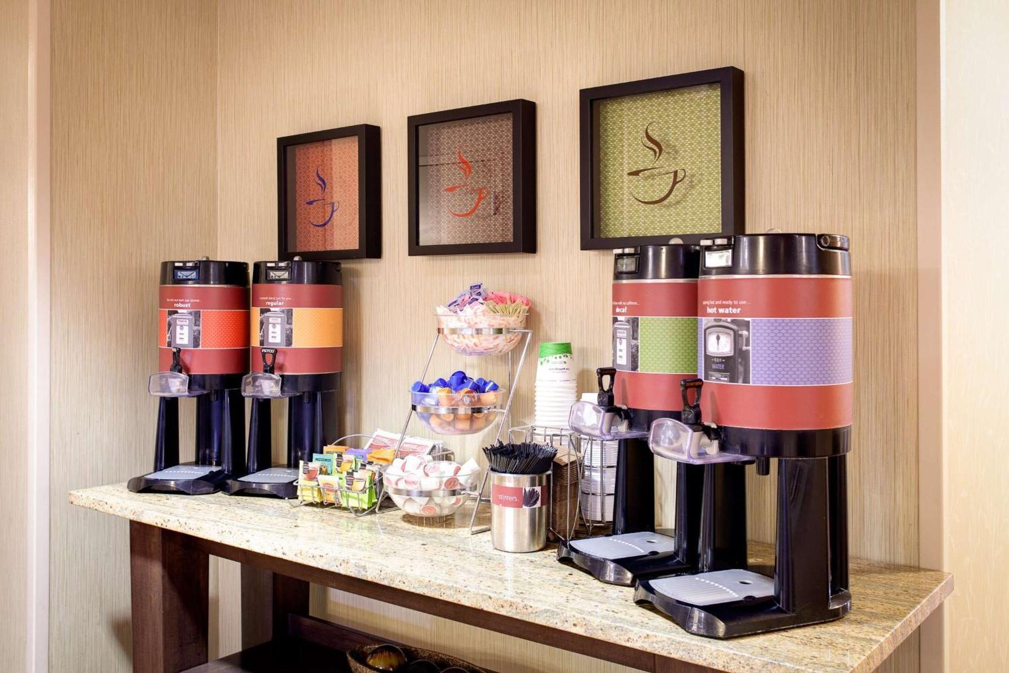 Hampton Inn & Suites Chicago/סנט צ'ארלס מראה חיצוני תמונה