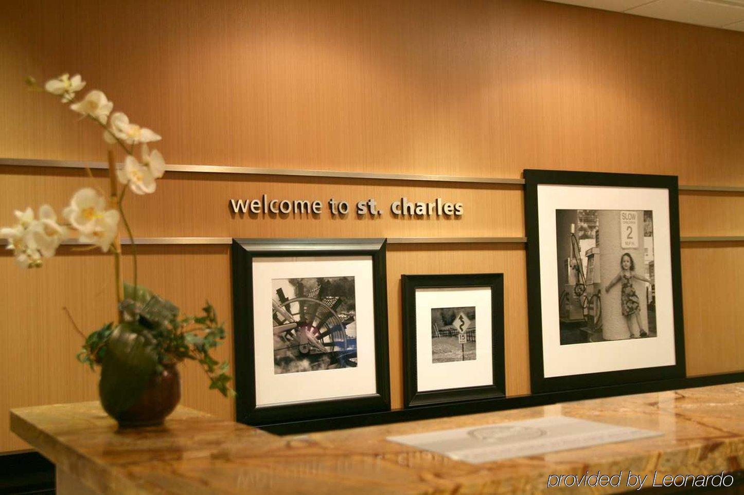 Hampton Inn & Suites Chicago/סנט צ'ארלס מראה חיצוני תמונה